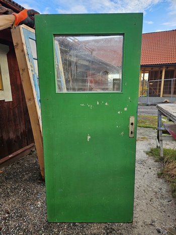 Enekldörr, Ytterdörr med glas, 83x182, finns på Överjärva byggnadsvård Enekldörr, Ytterdörr med glas, 83x182, finns på Överjärva byggnadsvård