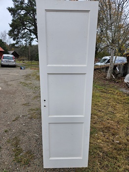 Enkeldörr, 61,5x204, finns på Överjärva byggnadsvård
