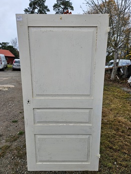 Enkeldörr, 87x178, finns på Överjärva byggnadsvård