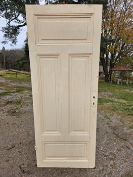 Enkeldörr, 76x193, finns på Överjärva Byggnadsvård
