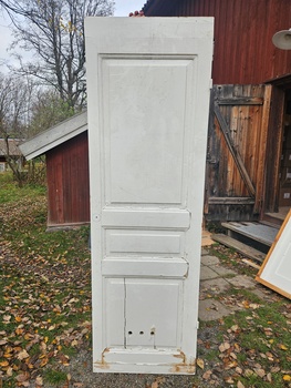 Enkeldörr, 67x211, finns på Överjärva byggnadsvård