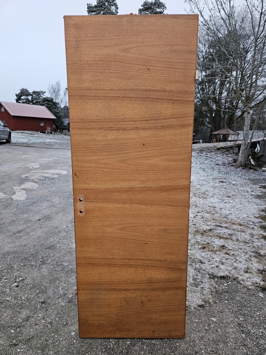 Funkis dörr, 73x202, finns på Överjärva byggnadsvård
