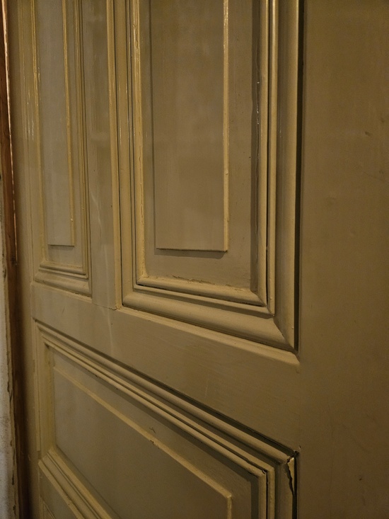 Enkeldörr, från80-81x199-201, finns på Överjräva byggnadsvård