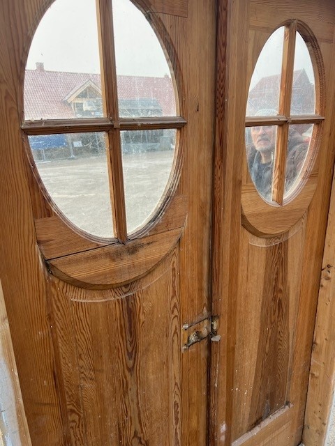 Dubbeldörr 133 x 212 cm, Finns på Överjärva