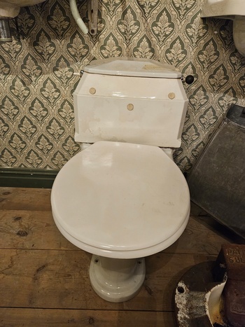 Toalett, Finns på Överjärva