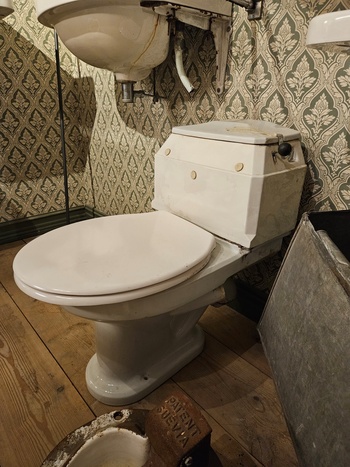 Toalett, Finns på Överjärva