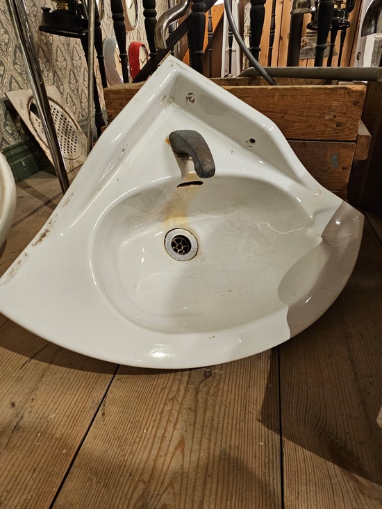 Handfat, 41,5x44,5, finns på Överjärva Byggnadsvård