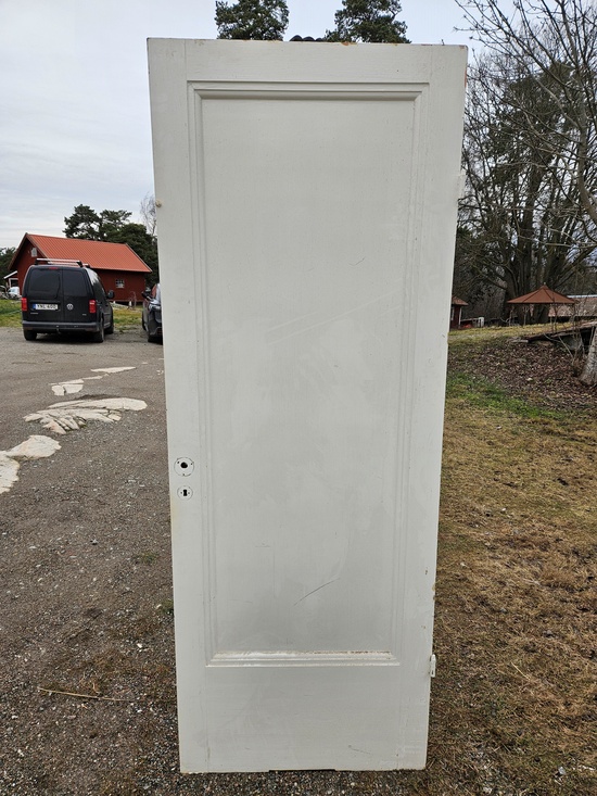Enkeldörr, 75x202, finns på Överjärva Byggnadsvård