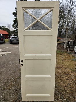Enkeldörr med glas, 77x212, finns på Överjärva Byggnadsvård