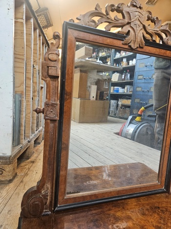 Pigtittare, 67x79x26, finns på Överjärva Byggnadsvård