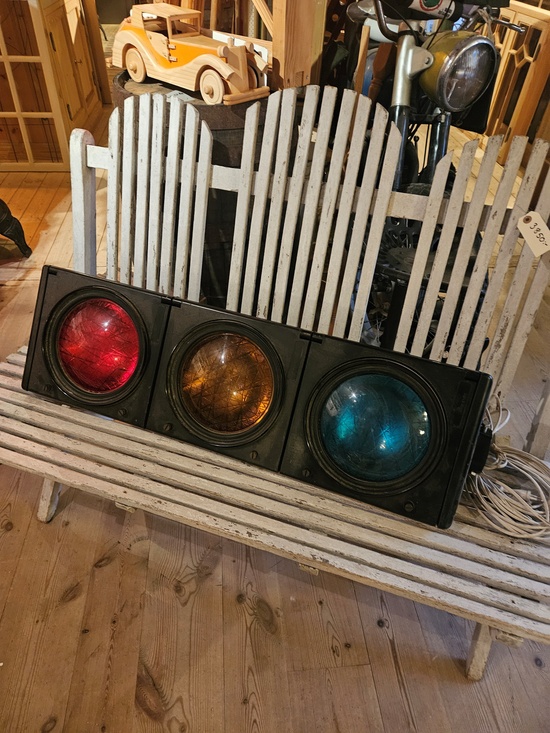 Trafikljus 50-tal, finns fler, Finns i Överjärva