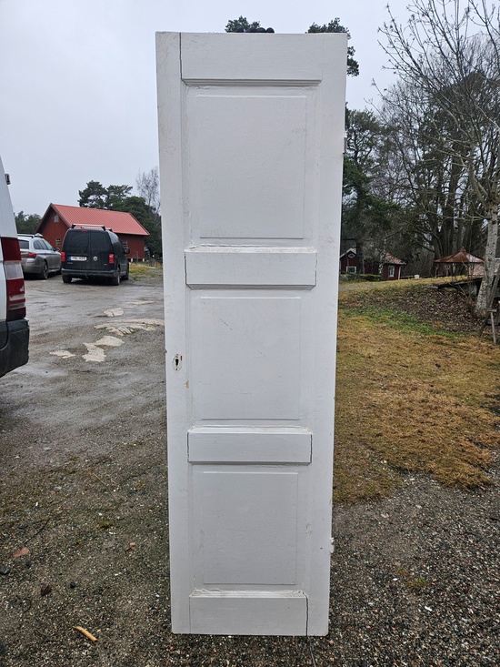 Enkeldörr 56x198, finns på Överjärva Byggnadsvård
