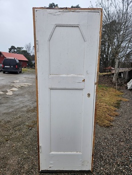 Enkeldörr med kamr, 68x188, finns på Överjärva Byggnadsvård