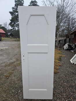 Enkeldörr, 63x183, finns på Överjärva Byggnadsvård