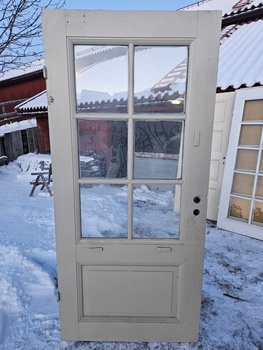 Enkeldörr med glas, 92x200, finns på Överjärva Byggnadsvård