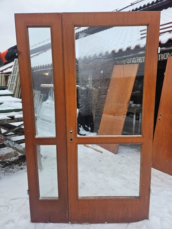 Pardörr med glas, 123,5x202, finns på Överjärva Byggnadsvård