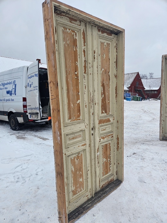 Pardörr med karm, 126x249x14,5, finns på Överjärva Byggnadsvård