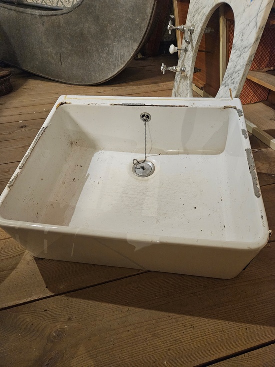 Handfat, 60x50x20, finns på Överjräva Byggnadsvård