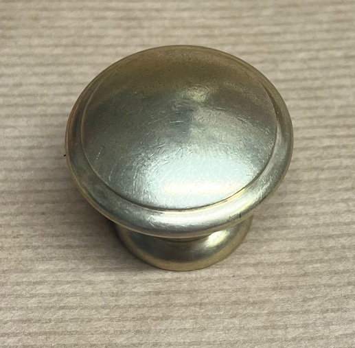 Knopp i mässing 32 mm i obehandlad mässing