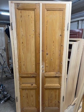 Pardörr, 102x219, finns på Överjärva Byggnadsvård