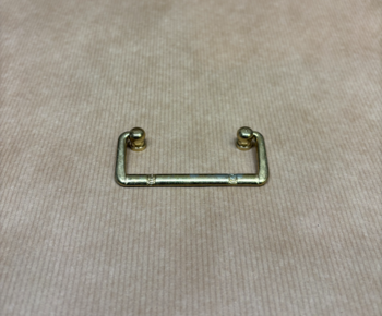 Möbelhandtag med lekande bygel