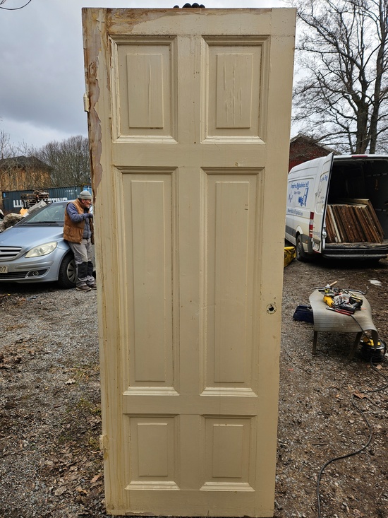 Enkedlrrö, 77x212, finns på Överjärva Byggnadsvård