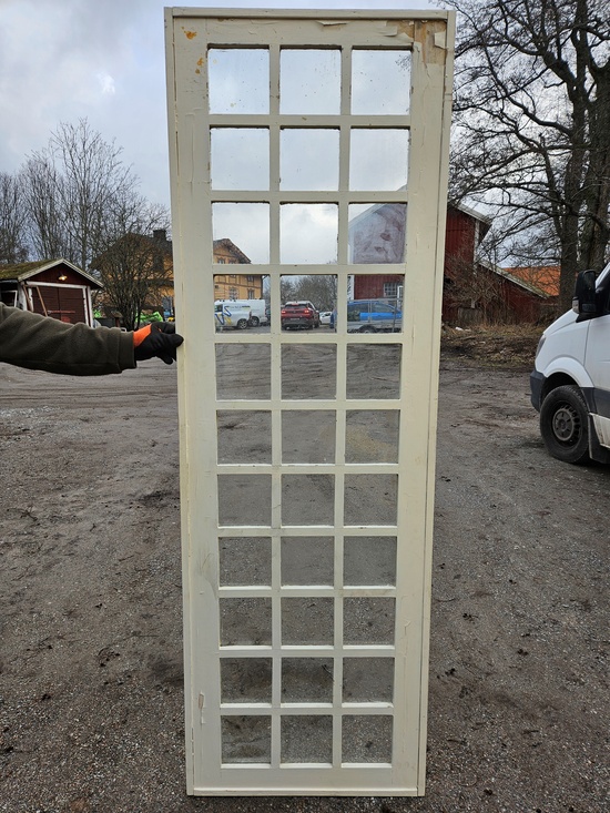 Enkeldörr, fönster, 70x212, finns på Överjräva Byggnadsvård