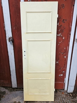 Enkeldörr, 62x188, finns på Överjärva Byggnadsvård