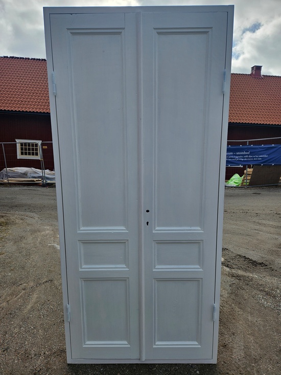 Pardörr med karm, 102x220, finns på Överjärva Byggnadsvård