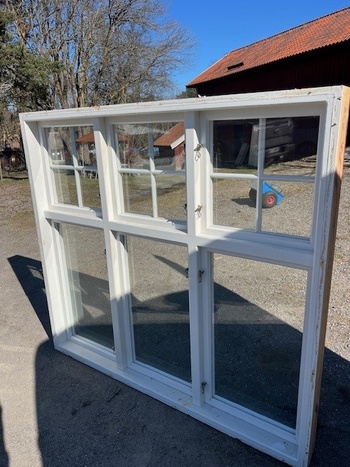 Fönster med karm, 180x163, finns på Överjärva Byggnadsvård