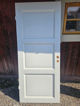 Enkeldörr, 80x190, finns på Överjärva Byggnadsvård