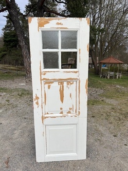 Enkeldörr, 77x211, 77x205 finns på Överjärva Byggnadsvård