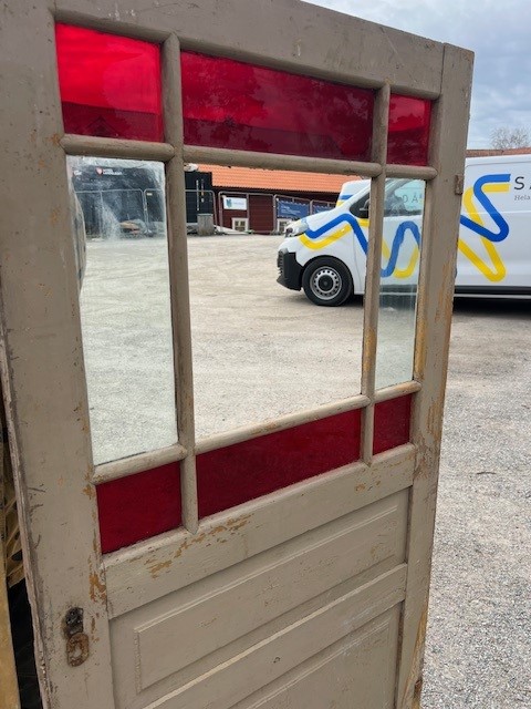 Enkeldörr med glas, 95x186, finns på Överjärva Byggnadsvård