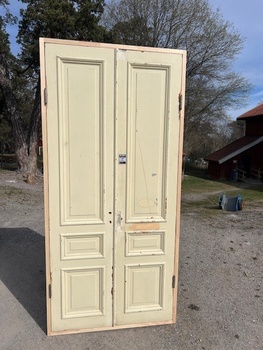 Pardörr med karm, 117x245, finns på Överjärva Byggnadsvård