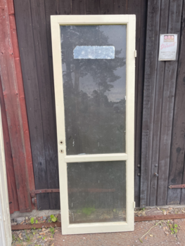 Enkeldörr med glas, 67x191, Finns på Överjärva Byggnadsvård