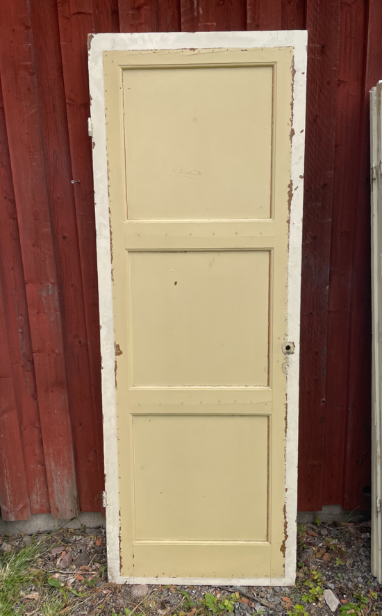 Enkeldörr, 77x210, Finns på Överjärva byggnadsvård