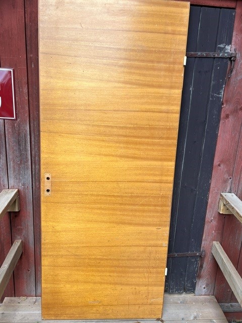 Funkisdörr, 83x202, Finns på Överjärva Byggnadsvård