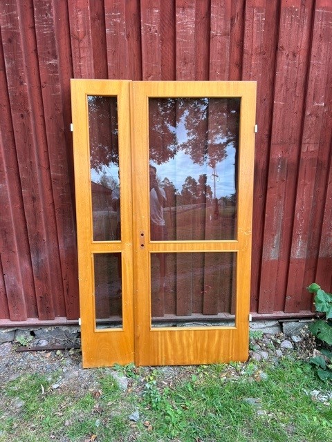 Funkisdörr, 123x201, finns på Överjärva