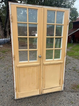 Kopplad pardörr, 130x209, finns på Överjärva Byggnadsvård