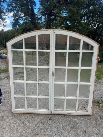 Dörr med dubbelglas, 195x197, finns på Överjärva