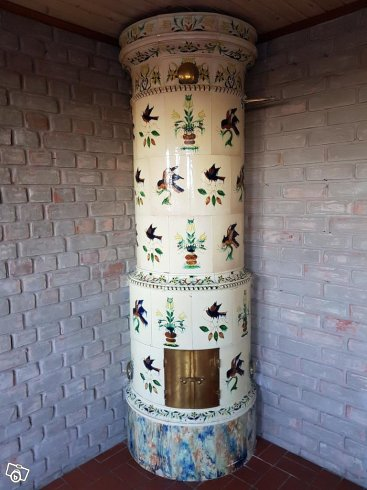Rund vit-creme med handmålade blommor & fåglar