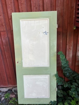 Enkeldörr, 82x187, finns på överjärva