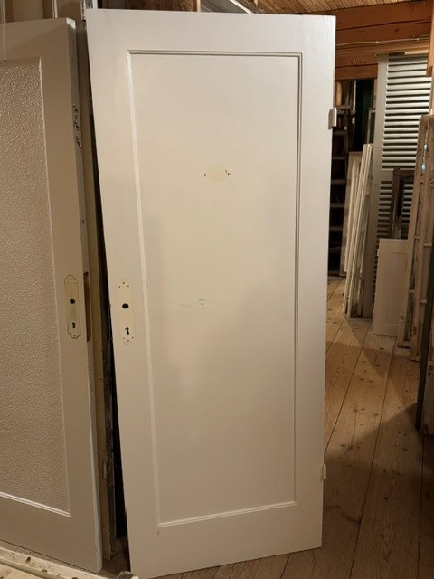Enkeldörr, 70x179, finns på överjärva