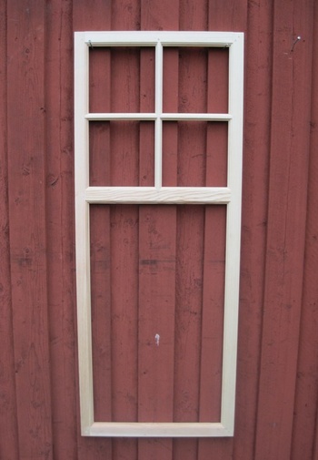 Fönster med spröjs 5 rutor, finns i Överjärva