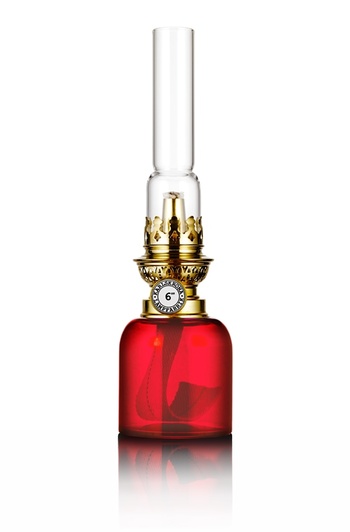 Koholmen, fotogenlampa i rubinrött klarglas