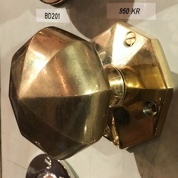 Kantig dörrknopp mässing, styckvis